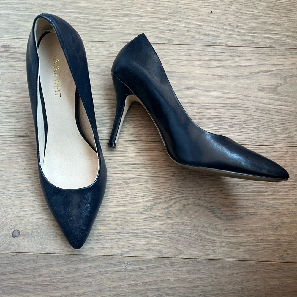 Nine West navy blue heels